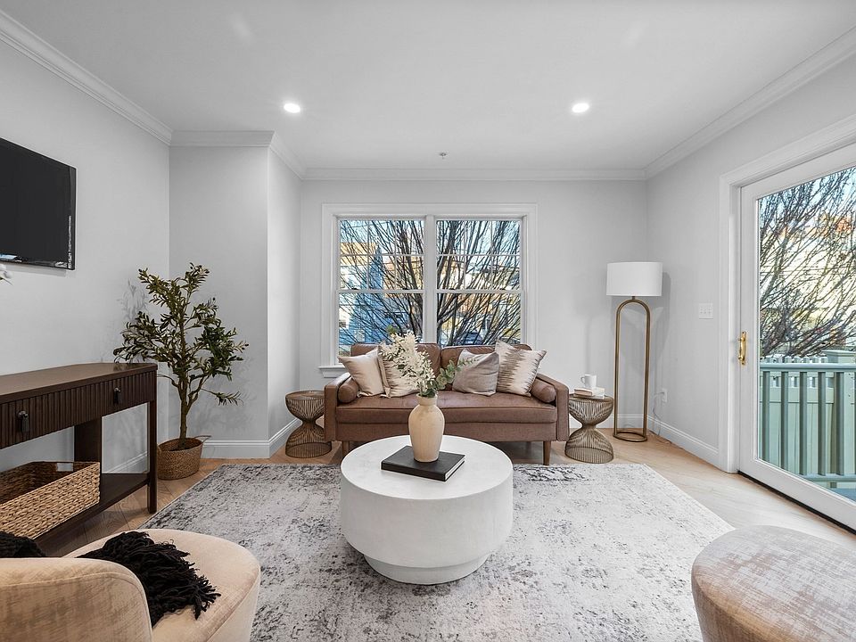 1st image of 200 Fayette St #1