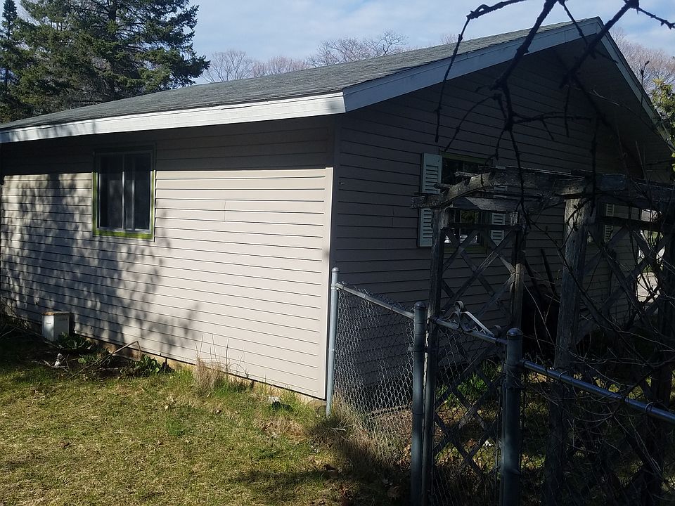 1st image of 403 Fairway Dr