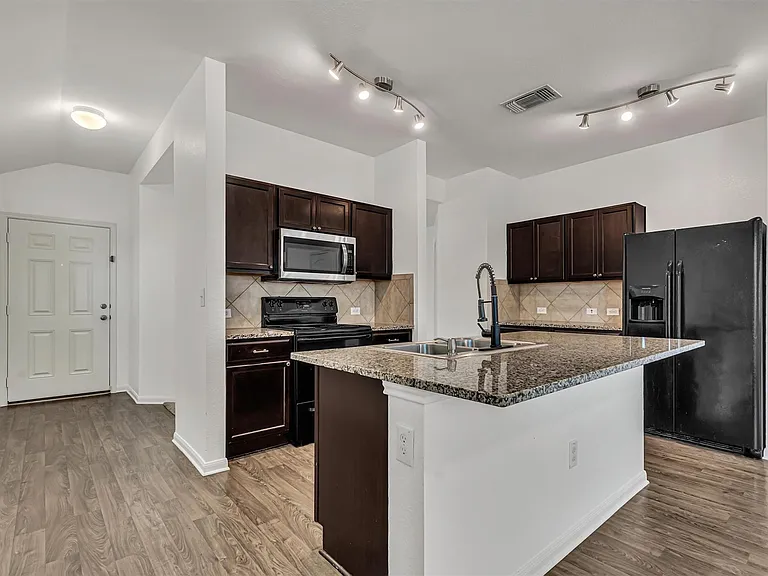 12304 Jamie Dr — Photo 5