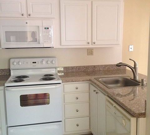 2nd image of 1421 D St APT 05