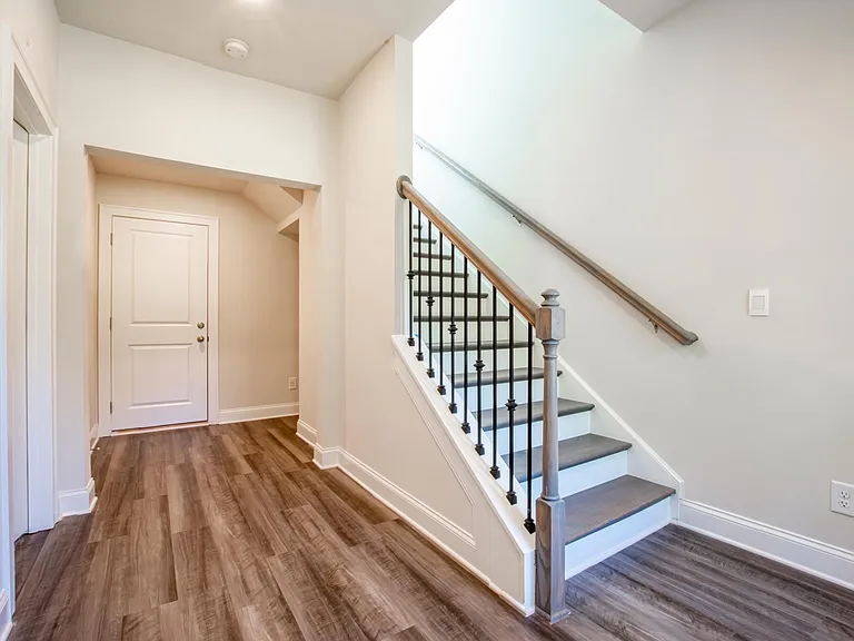 1662 Mountain Top Ln — Photo 31