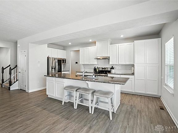 3rd image of 6054 Boxelder Dr