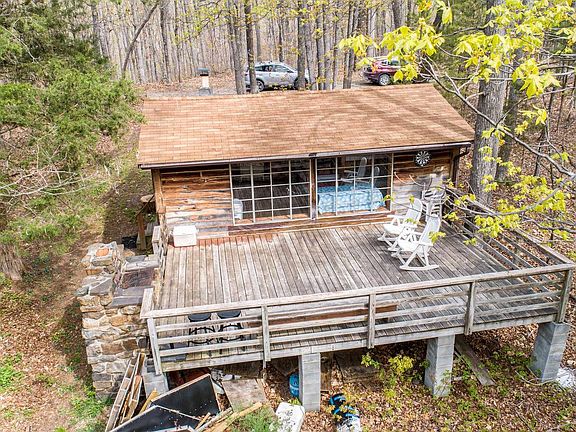 4th image of 392 Jeans Meadow Ln