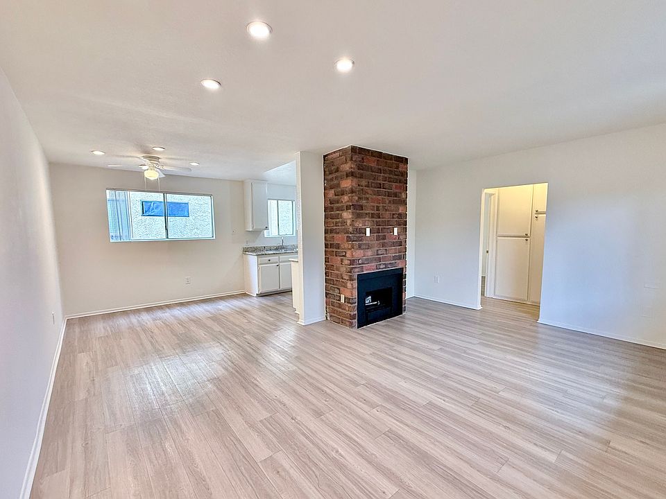 1st image of 8720 Burnet Ave #15