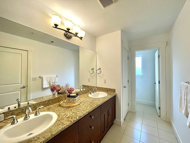 2115 201st Pl SE #B2 — Photo 15