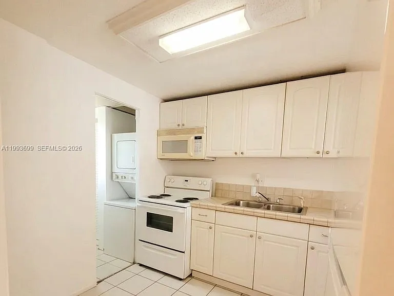 7900 S Colony Cir S #303 — Photo 6