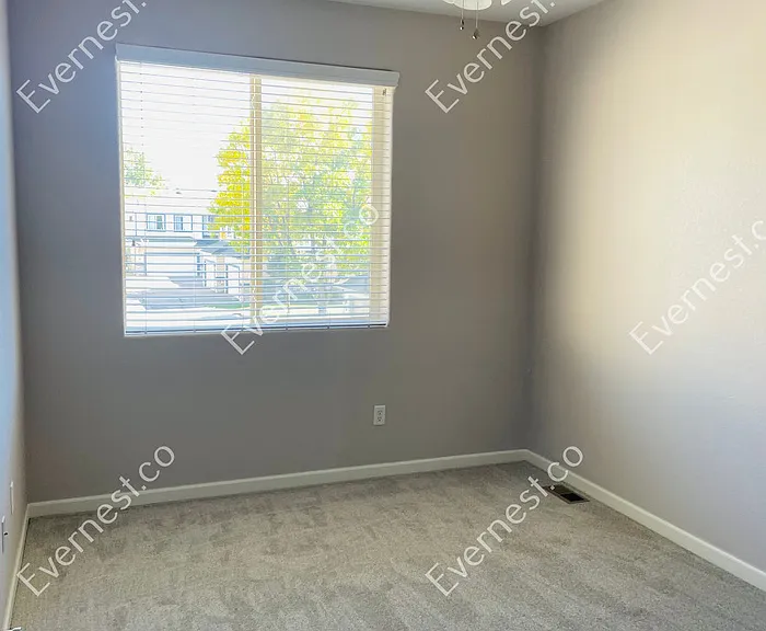 2851 Kansas Dr — Photo 11