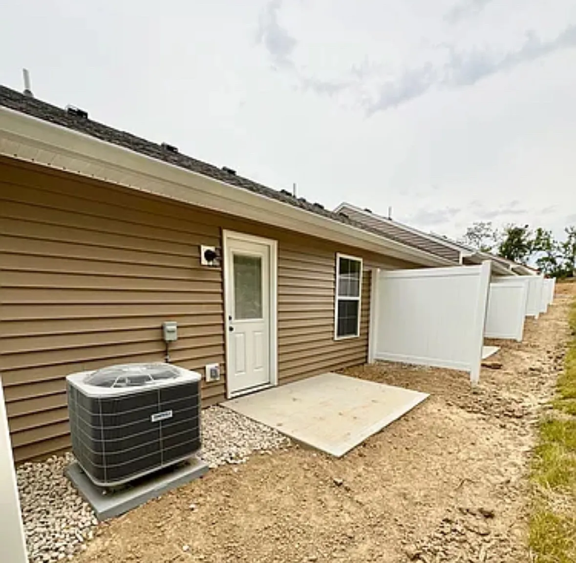 2 bed, $1,400 — Photo 2