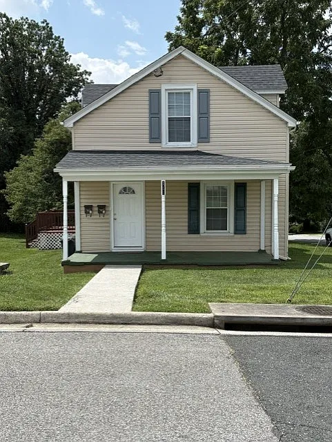 111 Hood St