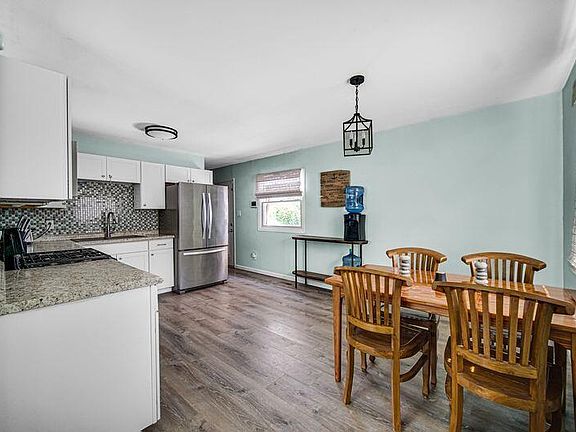 4th image of 2919 Drexel Dr
