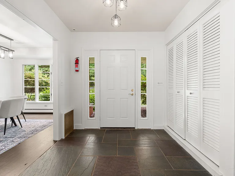 62 Mill St — Photo 2