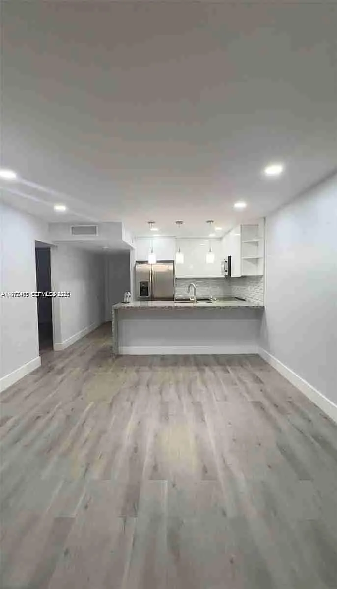 Building Photo - 1555 W 44th Pl #247