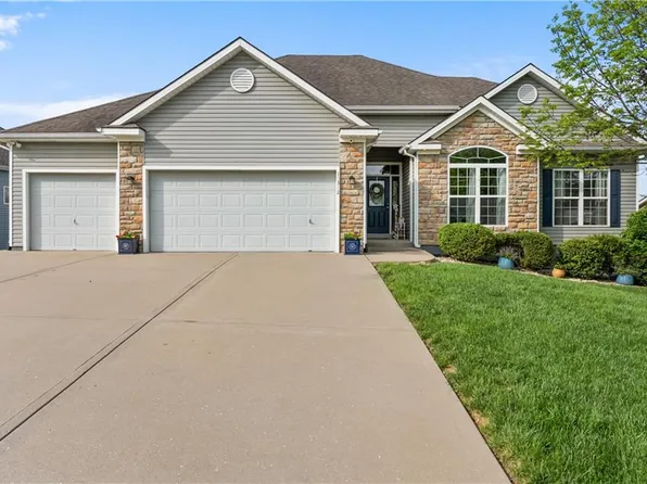 10312 N Hedges Ave, Kansas City, MO 64157