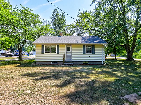 2nd image of 16217 76th St