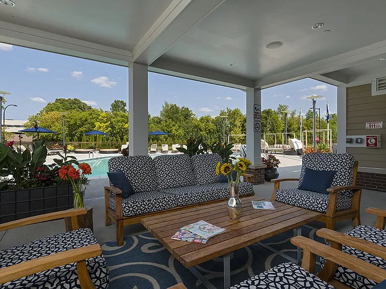Oakcliff Apartments — Photo 12