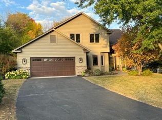 2600 Kennelly Pl, Burnsville, MN 55337