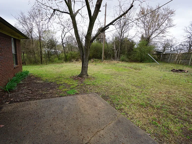 115 Vista Hills Blvd — Photo 2
