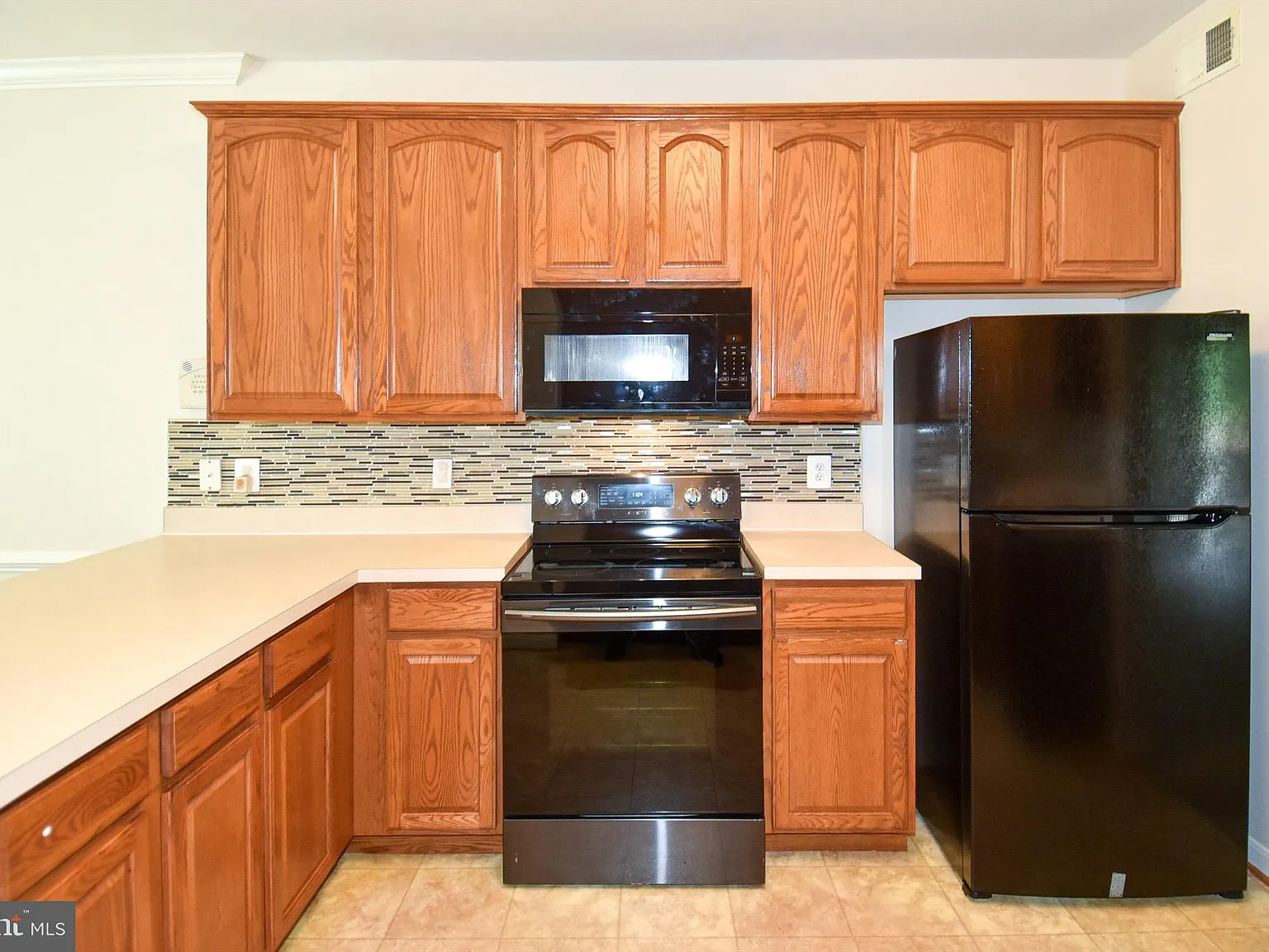 3 bed, 3.5 bath, 1412 sqft, $2,850 — Photo 2