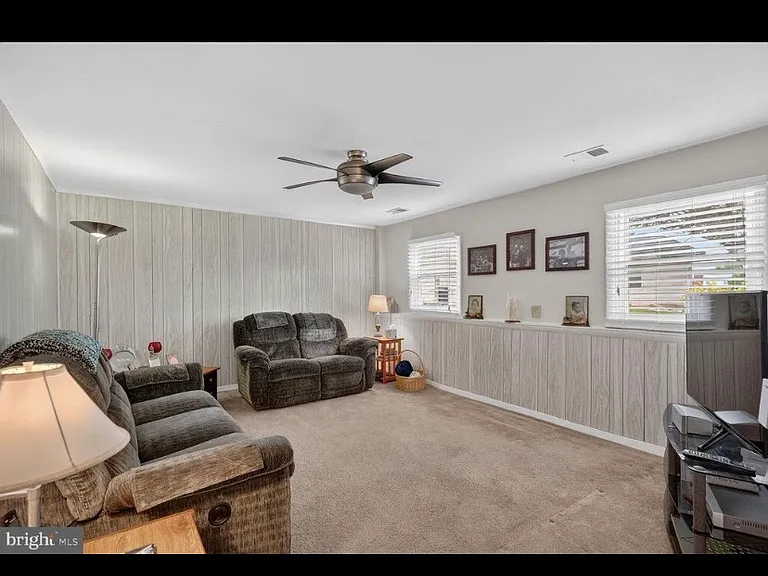 1245 Wilshire Dr — Photo 15