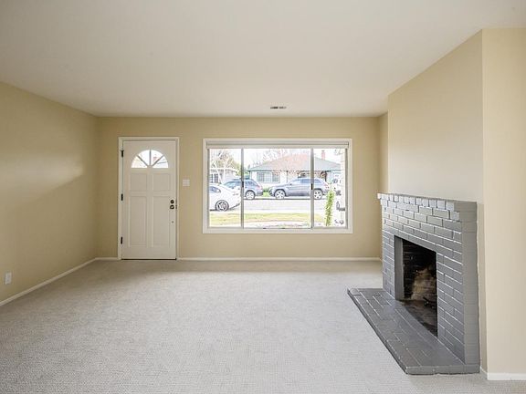 2nd image of 1525 Hemlock Ave