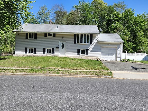 4th image of 136 Newbury Rd