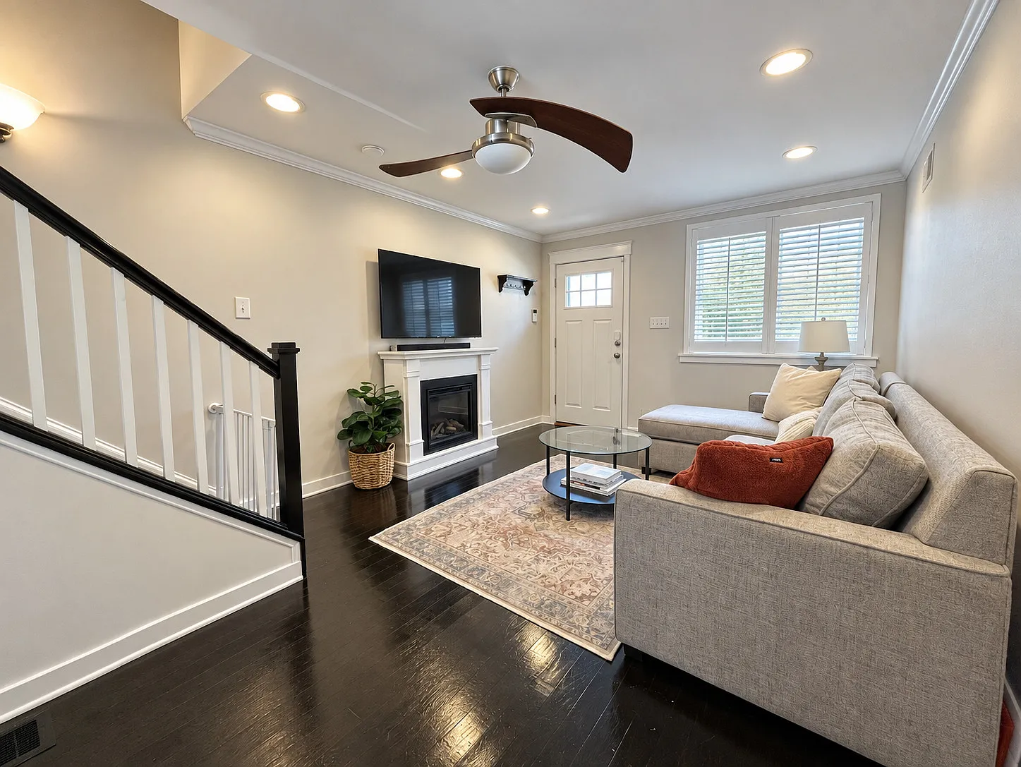 Pennsport Charm Meets Modern Comfort: Updated 2-Bedroom Home with Private Patio — Photo 2
