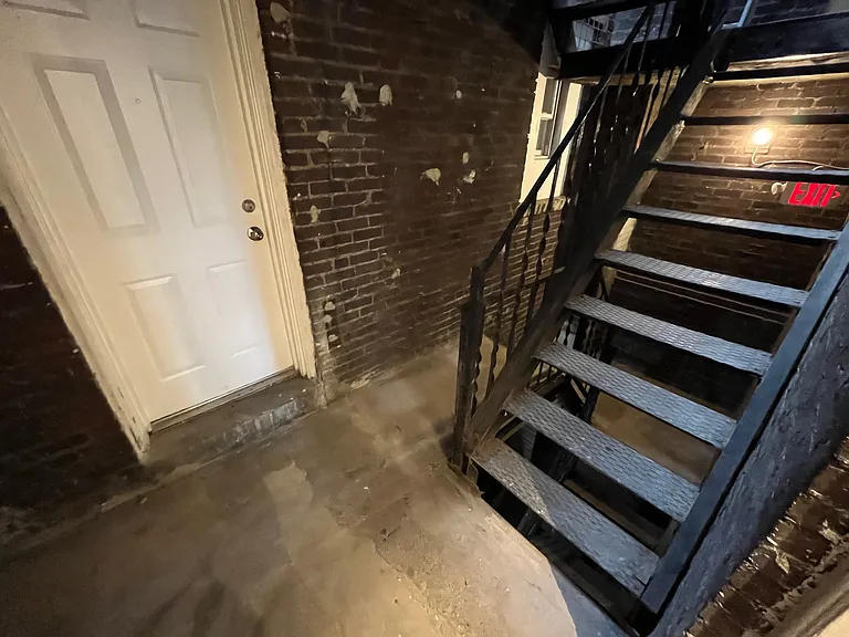 5858 Alderson St #2 — Photo 30