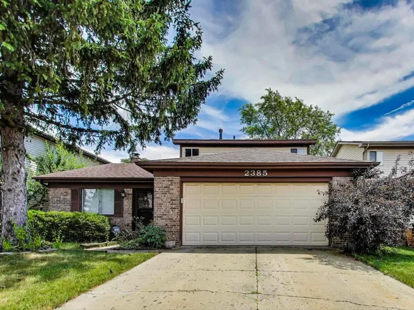 2385 Goldfinch St, Woodridge, IL 60517