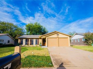 3829 Flamingo Ln, Irving, TX 75062