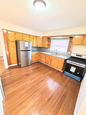 4th image of 3334 Campbell Dr #2