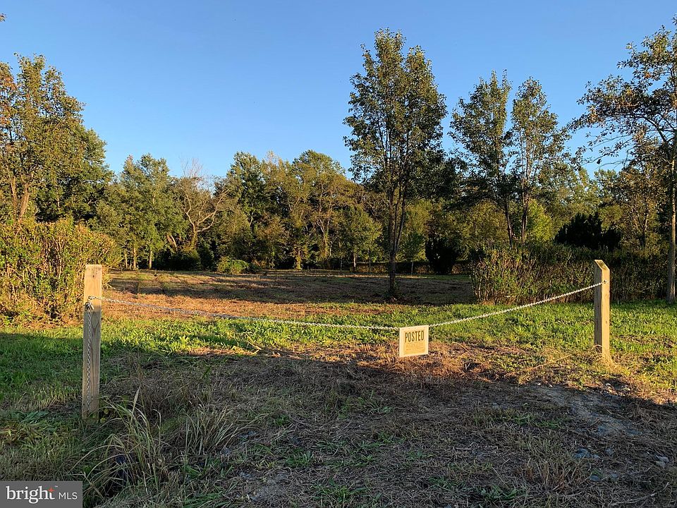 2nd image of Little Creek Ln