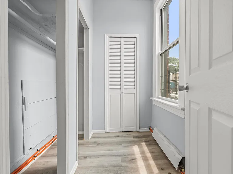 Master Bedroom Walk In Closet