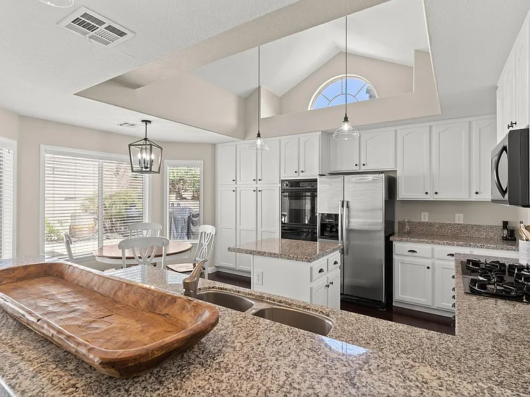 2417 Shady Vista Dr — Photo 15