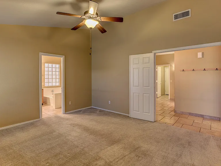431 N Leoma Ln — Photo 10