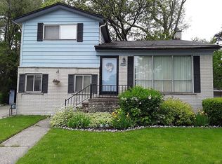 22047 Melrose Ct, Eastpointe, MI 48021