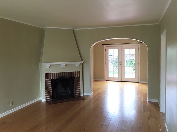 2nd image of 317 Hollister Ct