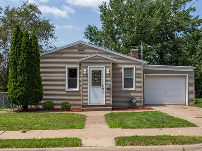 2665 University Ave, Dubuque, IA, 52001