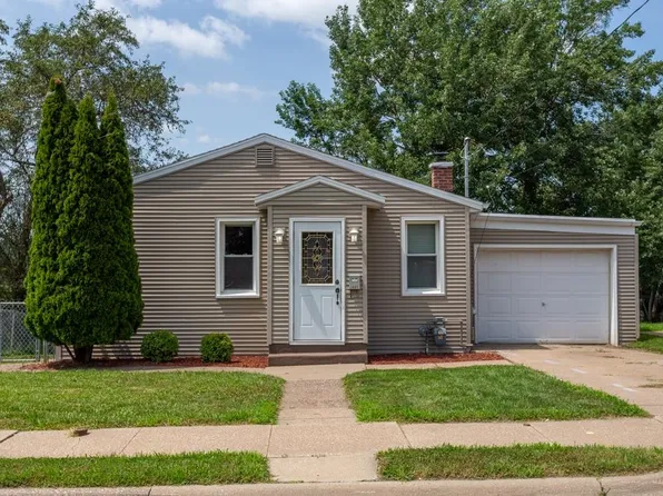 2665 University Ave, Dubuque, IA 52001