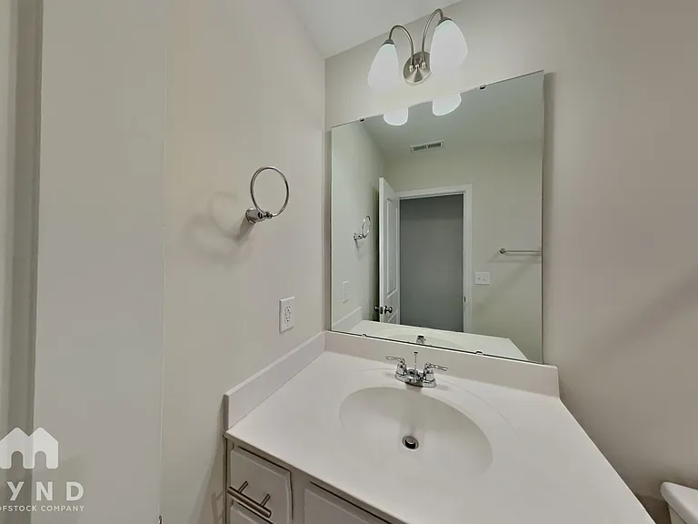 6823 Hardwick Ln — Photo 14