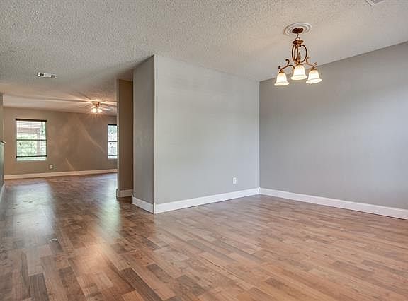3rd image of 9100 Seven Oaks Ln