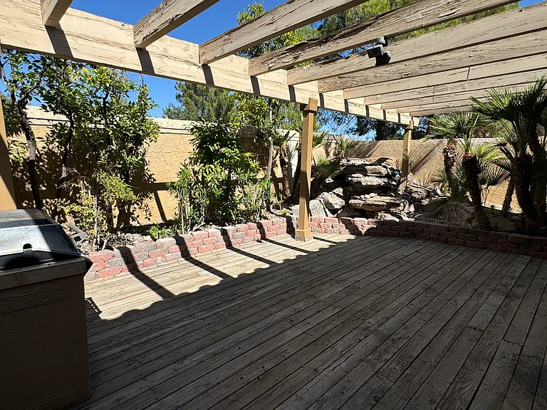 1625 Hidden Spring Dr — Photo 17