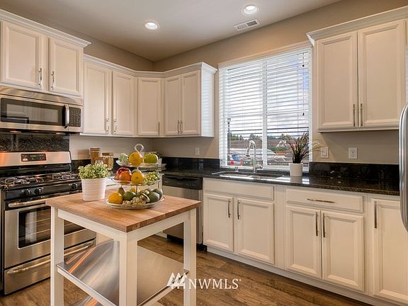5th image of 3441 Juno Street NE #40