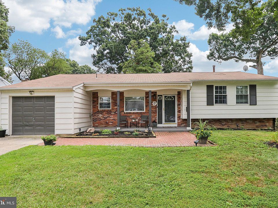 1st image of 17 Sanford Dr