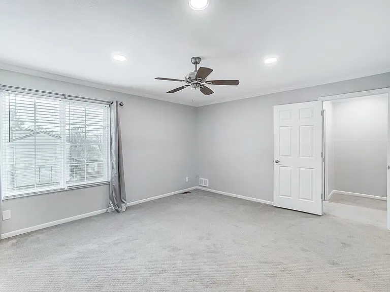 1804 Cliffview Ln — Photo 32