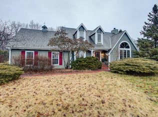 4174 W Hilltop Ln, Franklin, WI 53132
