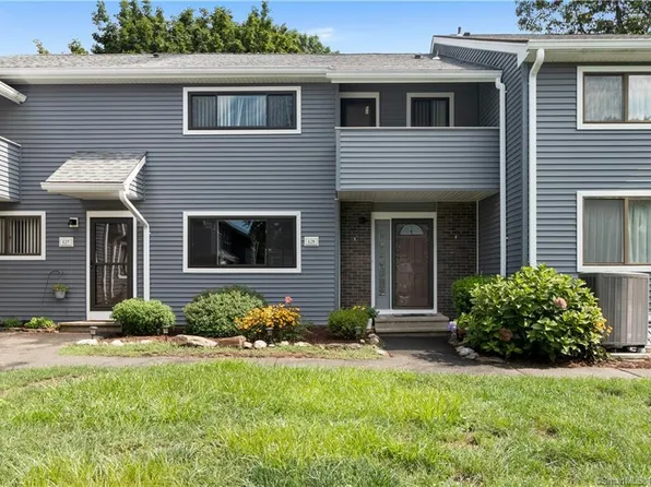 128 Shagbark Drive #128, Derby, CT 06418