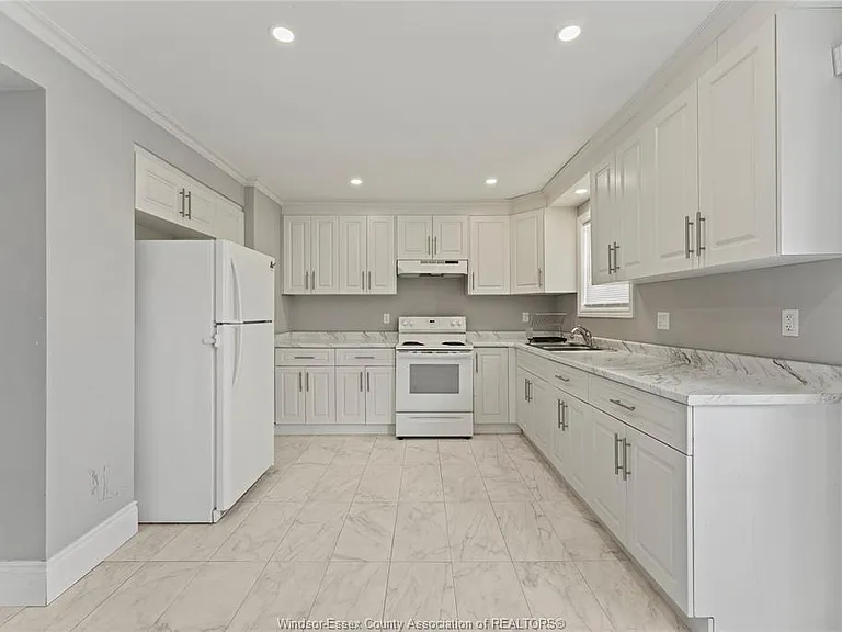 1566 Bruce Ave #UPPER — Photo 3