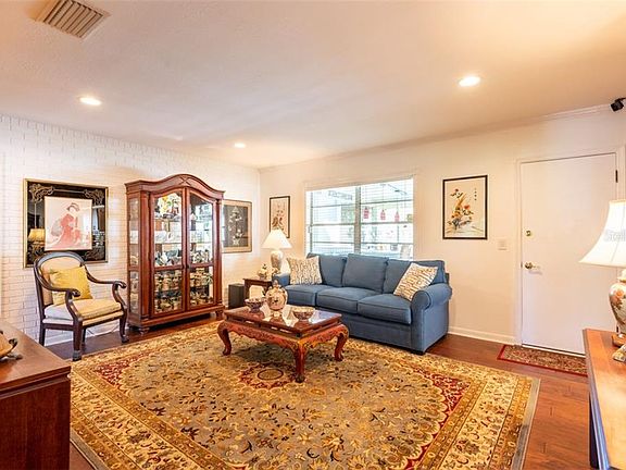 4th image of 12510 N Armenia Ave
