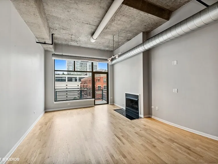 125 E 13th St #1303 — Photo 3