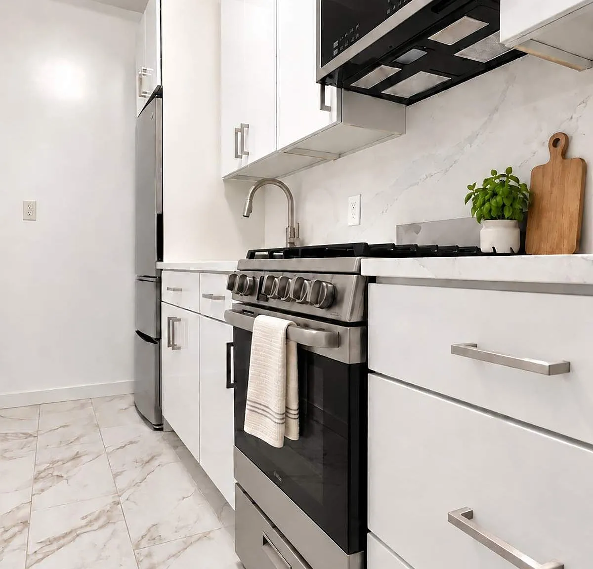 211 East 18th Street — Photo 3